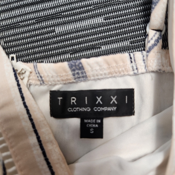 Nwt stripe summer dress! - Picture 2 of 5